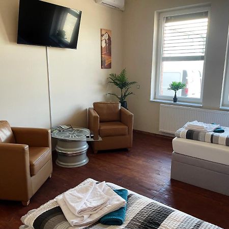 Dz Appartements - Ferienwohnung Mit Klimaanlage, Whirlpool Und Freiem Wlan - Ruhige, Zentrale Lage In Wittenberge Luaran gambar