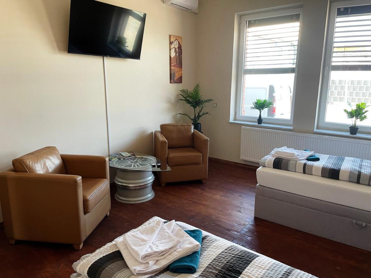 Dz Appartements - Ferienwohnung Mit Klimaanlage, Whirlpool Und Freiem Wlan - Ruhige, Zentrale Lage In Wittenberge Luaran gambar
